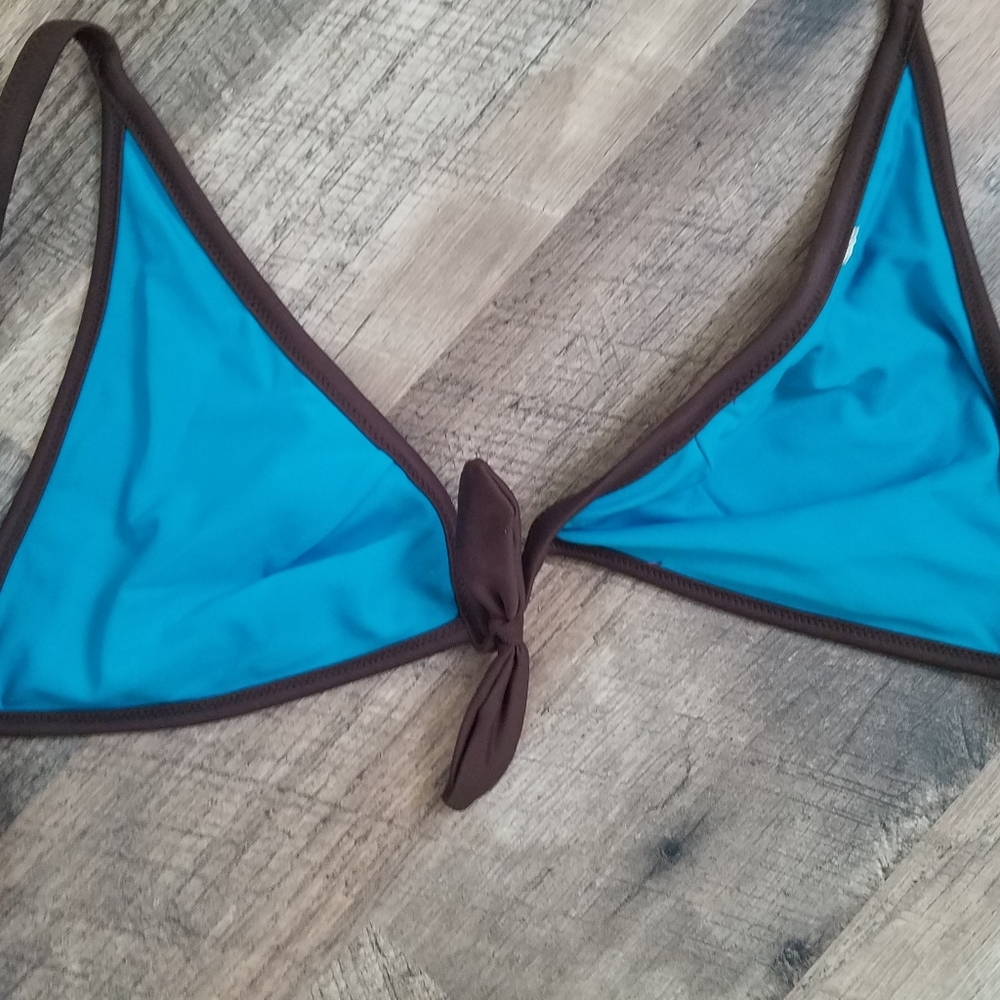 Reversible bathing suit top